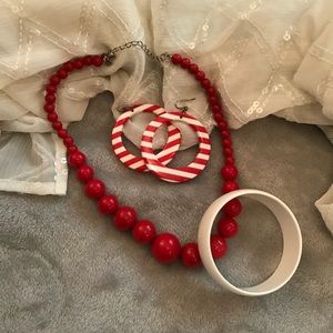 Fun Vintage Style Jewelry Set 💖